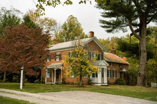 Timeless Winesburg Farmhouse with Deck