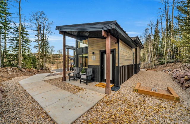 Tiny Cabin Getaway #6 @Unplug Resort, Sauna, Full Kitchen