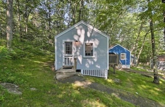 Tiny Cottage Near Everything 10