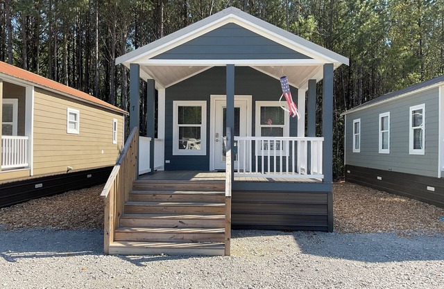 Tiny Homes for Rent, minutes to the Casino, Golf Course & Water Park