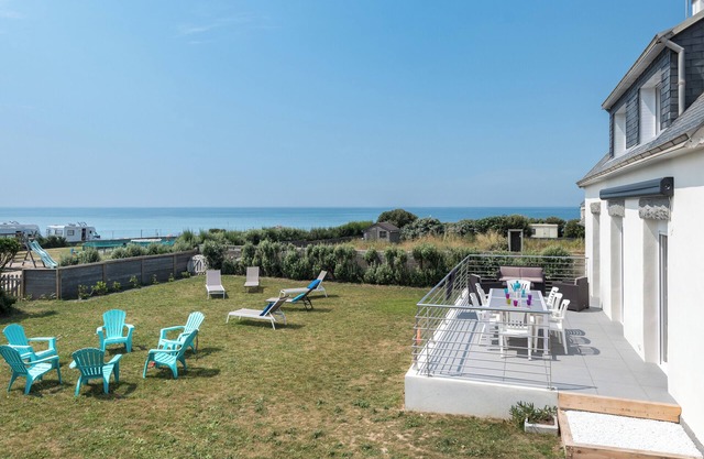 Tipoz'immo-sea view house with pedestrian access - enclosed garden