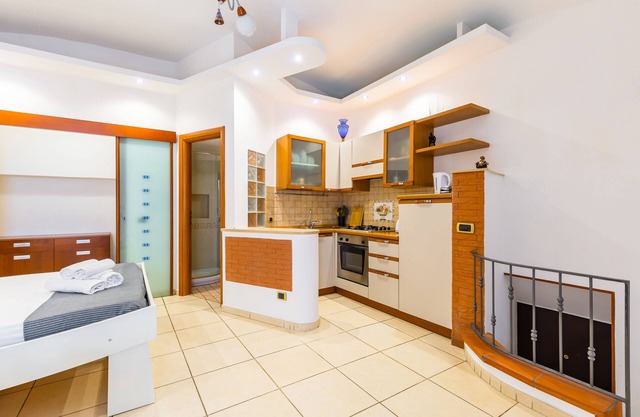 Tolentino Studio Flat by Napoliapartments