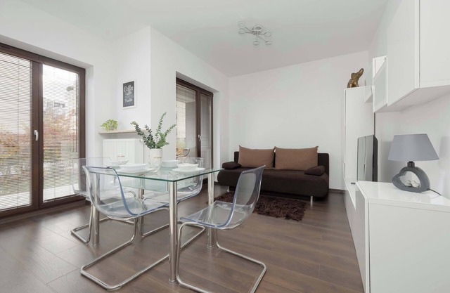 Tolkiena 3 Warszawa | Bright Apartment with Garden | Parking