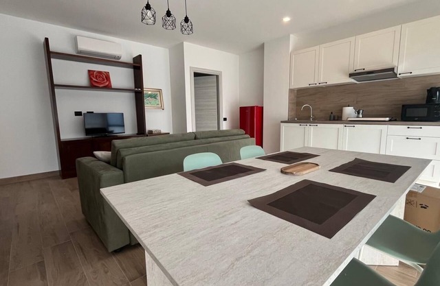 Tolstoi 15 Independent Apartment