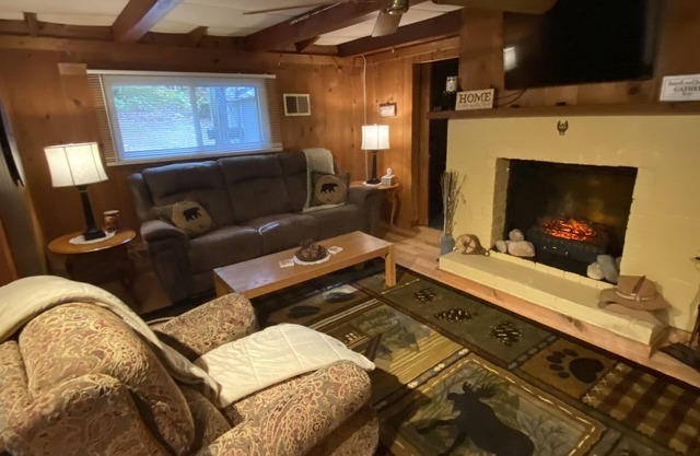 Toma trail cozy cabin , fish, hunt , ride or relax