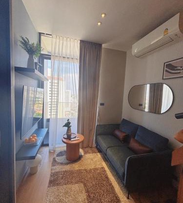 Tonglor Ekkamai Sky Pool & Gym 1BR Free Airport Pick Up