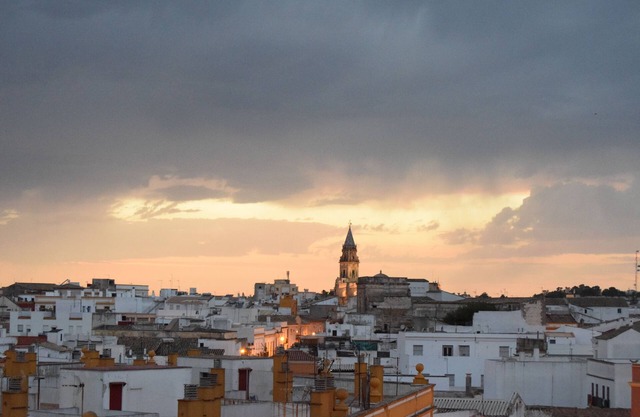 Top apartment with roof terrace - Southern sunsets - Parking