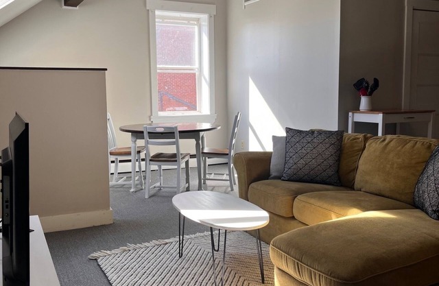 Top floor loft apartment in downtown Bath