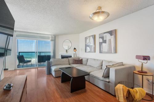 Top Floor Marina Escape 3BR Penthouse Ocean View
