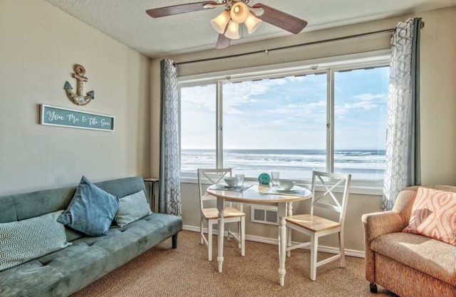 Top Floor Oceanfront Suite - Sleeps 5 - Pool and Sauna!