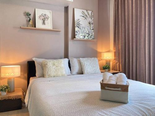 Top-Floor Studio Retreat