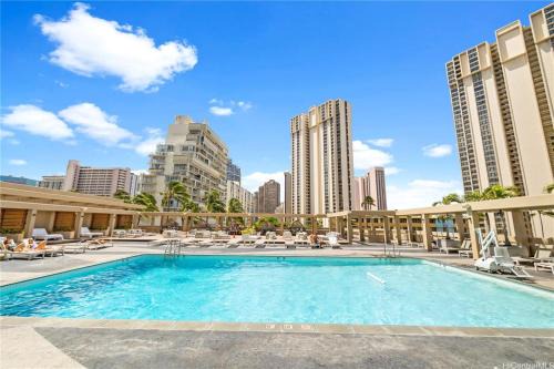 Top Floor Studio with Balcony & Views 3528