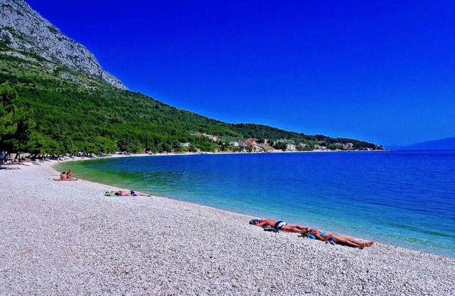 Top location! Directly on the beach, with fantastic sea view, WLAN, air conditioning, parking lot