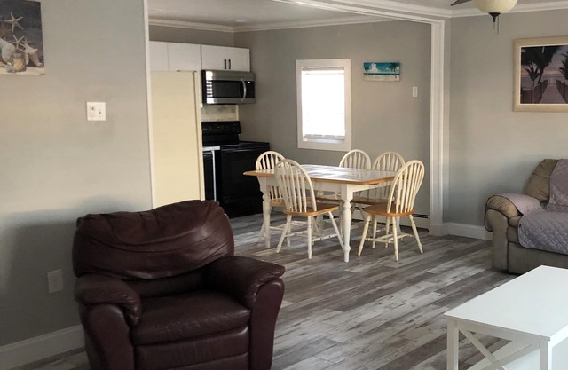 TOP LOCATION IN BRIGANTINE! SPACIOUS HOME> NEAR BEACH, CASINOS>LOW PET FEE!