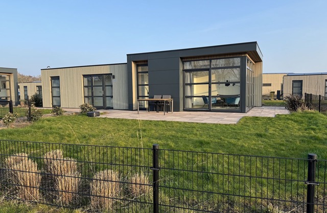 Top-modernes Chalet Meeresbrise mit Großem, Eingezäuntem Garten am Ijsselmeer