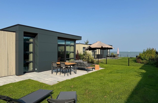 Top-modernes Chalet Möwennest mit Großem Garten am Ijsselmeer