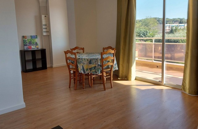 Top of villa located 5 minutes walk from the beaches and the port of brusc