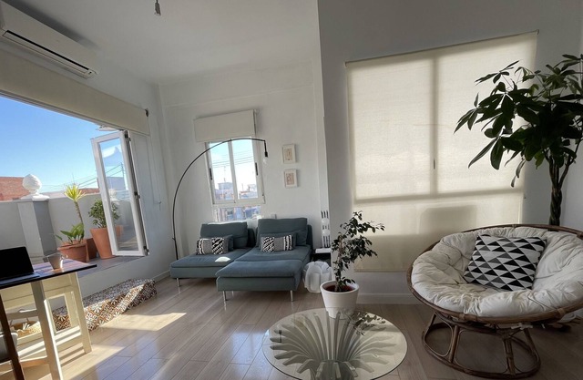 Topfloor apartment in central area with a great sunny terrace