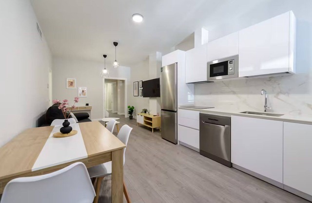 TORREJÓN SUITES APARTMENT. Low 6