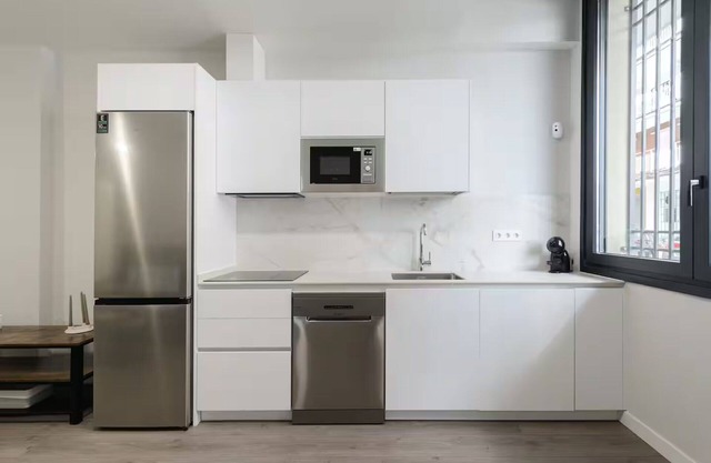 TORREJÓN SUITES APARTMENT. Low 8