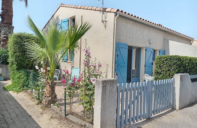 Townhouse with terrace, 6min walk to the beach