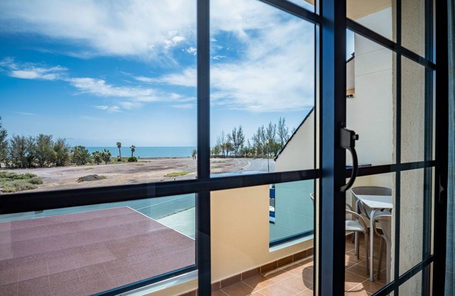 townhouse with sea views and 1 minute from the beach