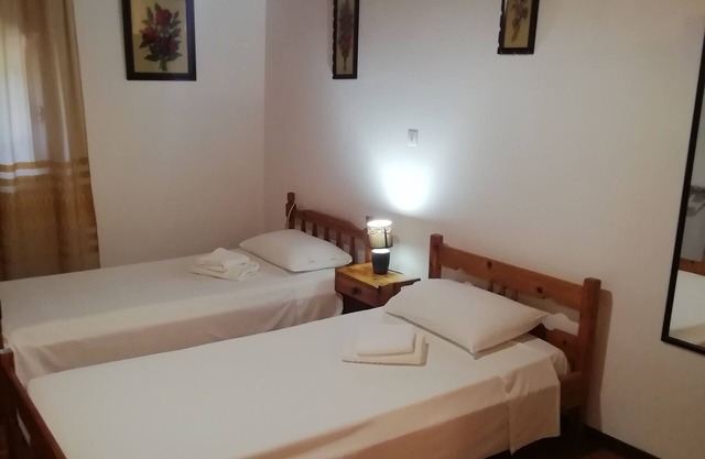 Traditional House with Loft (Michalis' House in Kouramades)