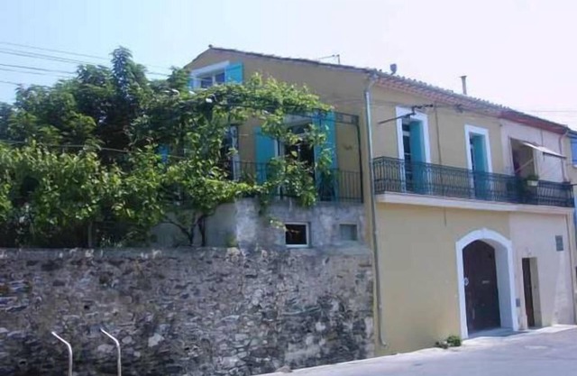 Traditional house with garden for 6 people