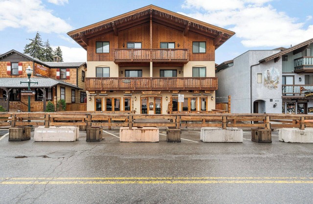 Trails Edge, Unit A - Downtown Condo!