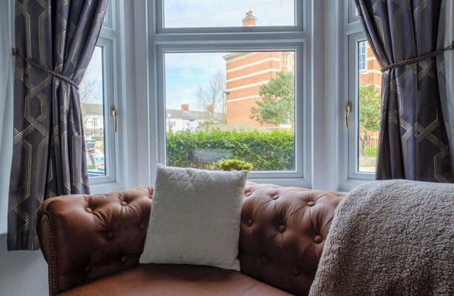 Tranquil home close to Beach, Sleeps 6