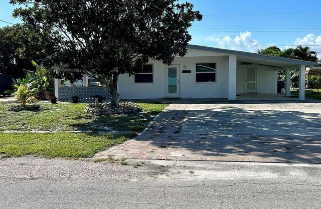 Tranquil 2-bedroom 2-bathroom house in Hobe Sound near the beach