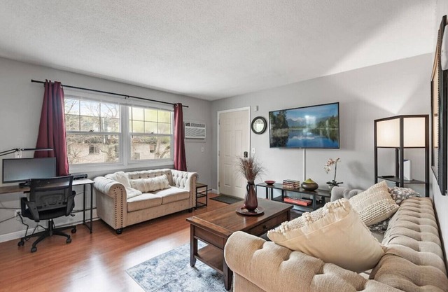 Tranquil 2BR Apt Mpls - 8075 Apt 3