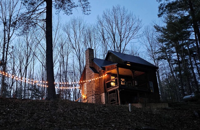 Tranquil 3BR cabin in Monroe by the Blue Ridge Parkway - Rest, Restore, Explore!