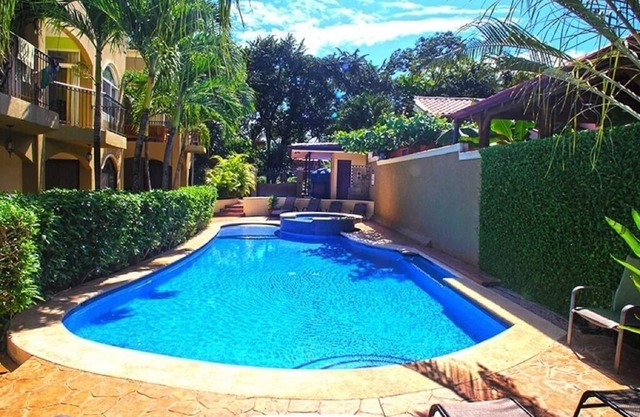 Tranquil and Spacious Langosta Condo! A short walk to two beautiful beaches