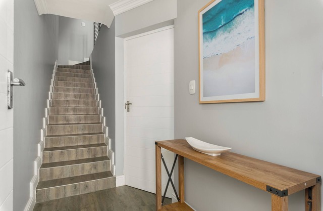 Tranquil Bona View Apartment |Table Mountain Views