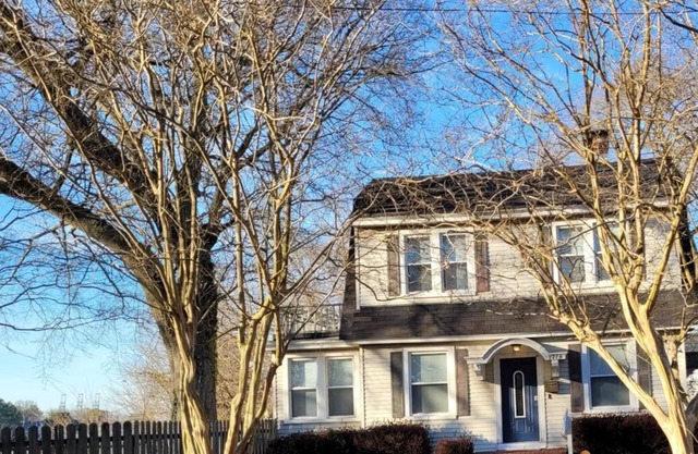 Tranquil, Fenced Retreat on River