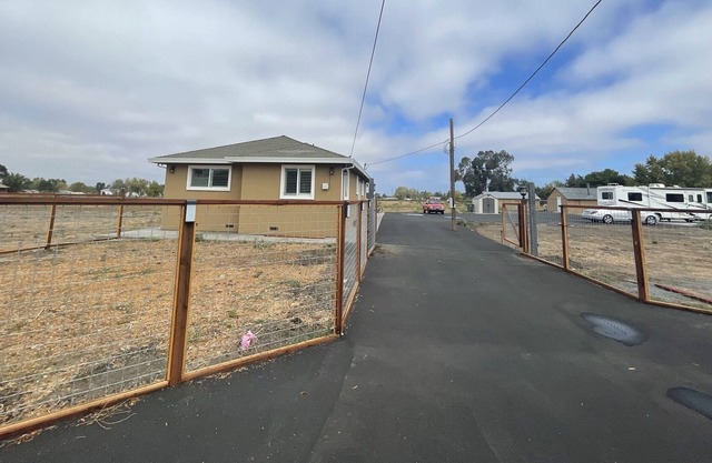 "Tranquil Haven: Luxurious Modern Home on 10-Acre Property"