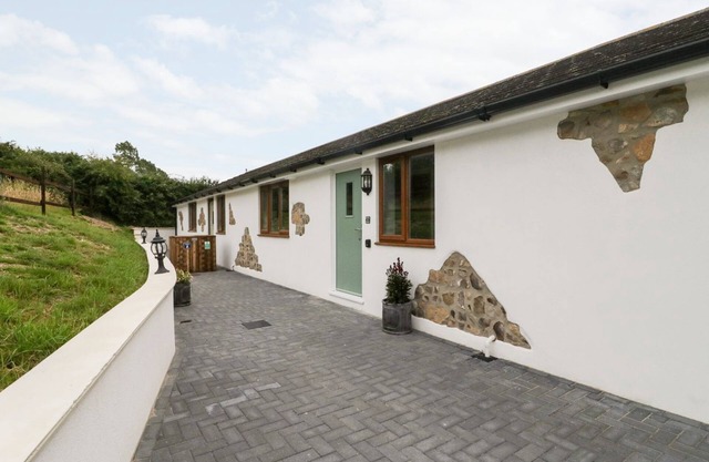Tranquil Holiday Cottage set in ANOB 15min from the Beach