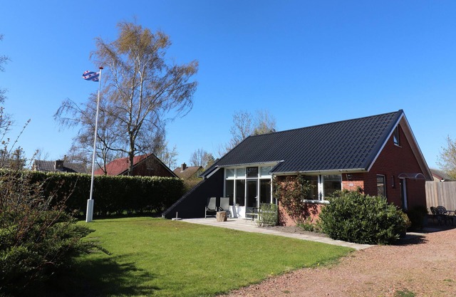 Tranquil Holiday Home in Lauwersoog with Terrace