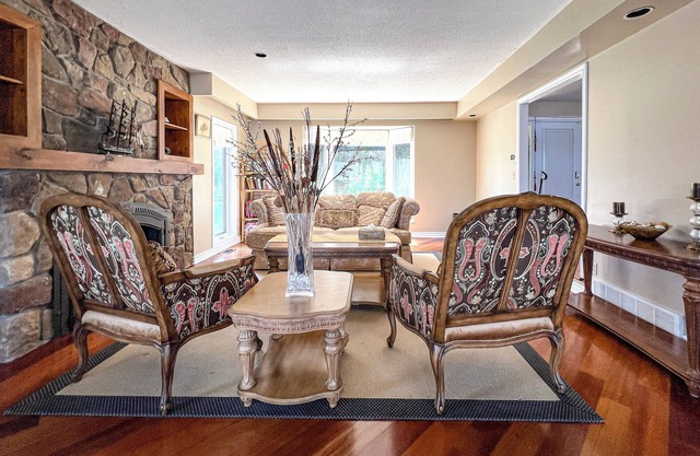 Tranquil Lakeside Stay BBQ Open Yard