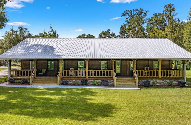 Tranquil Suite w/Porch < 2 Mi to Cedar Lakes!