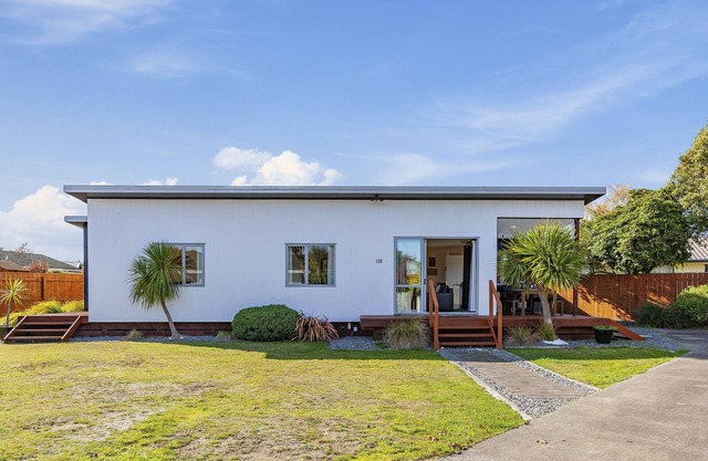 Tranquil Tauhara - Taupo Central Holiday Home