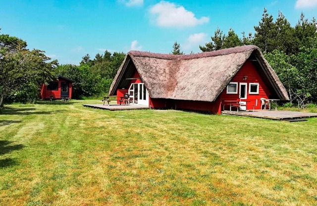 Tranquil Thatched Cottage on Romo-By Traum