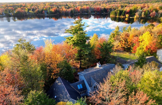 Tranquil Waterside by AvantStay | Lakefront, Dock, Game Room, Boats Included