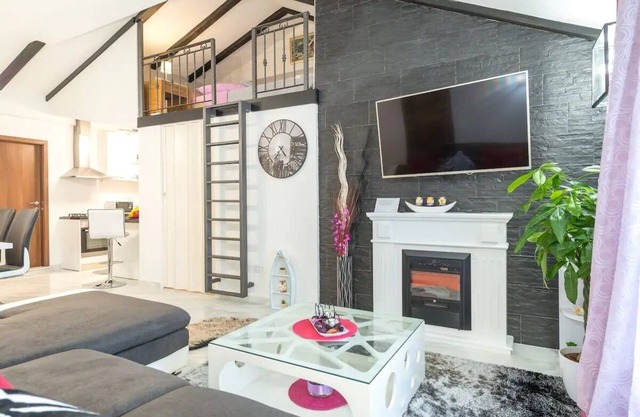 Tranquility and Nature in 4 bedroom w/Sea view - 300m from the sea