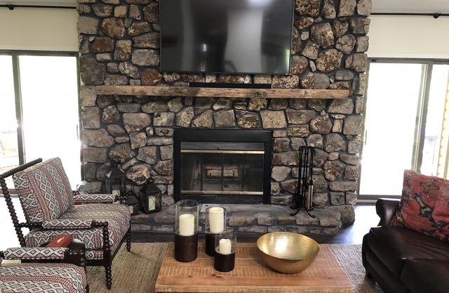 Treehouse Condo at Mountain Harbor Resort