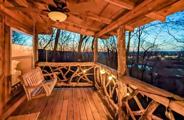 Treehouse Thyme - total privacy in woods