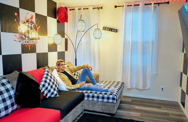 Trendy Downtown Nashua Getaway: Checkers-Themed 1 Bed/1 Bath!