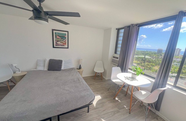Trendy Hawaiian Monarch Studio | Ocean View | Pool