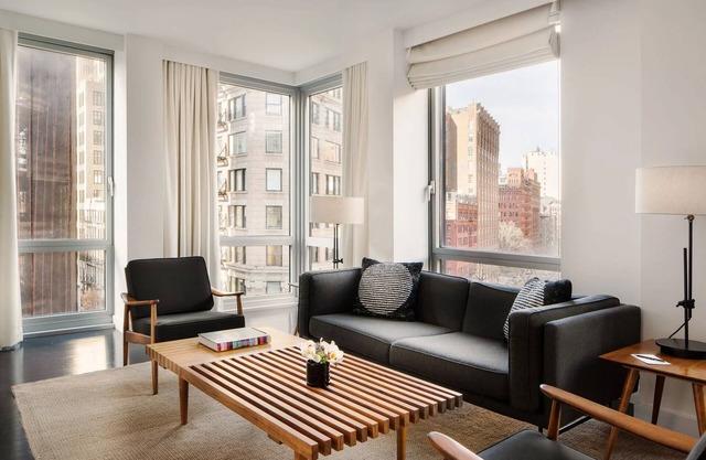Tribeca Suite at Smyth Tribeca, Near Rockefeller Center! Onsite Restaurant